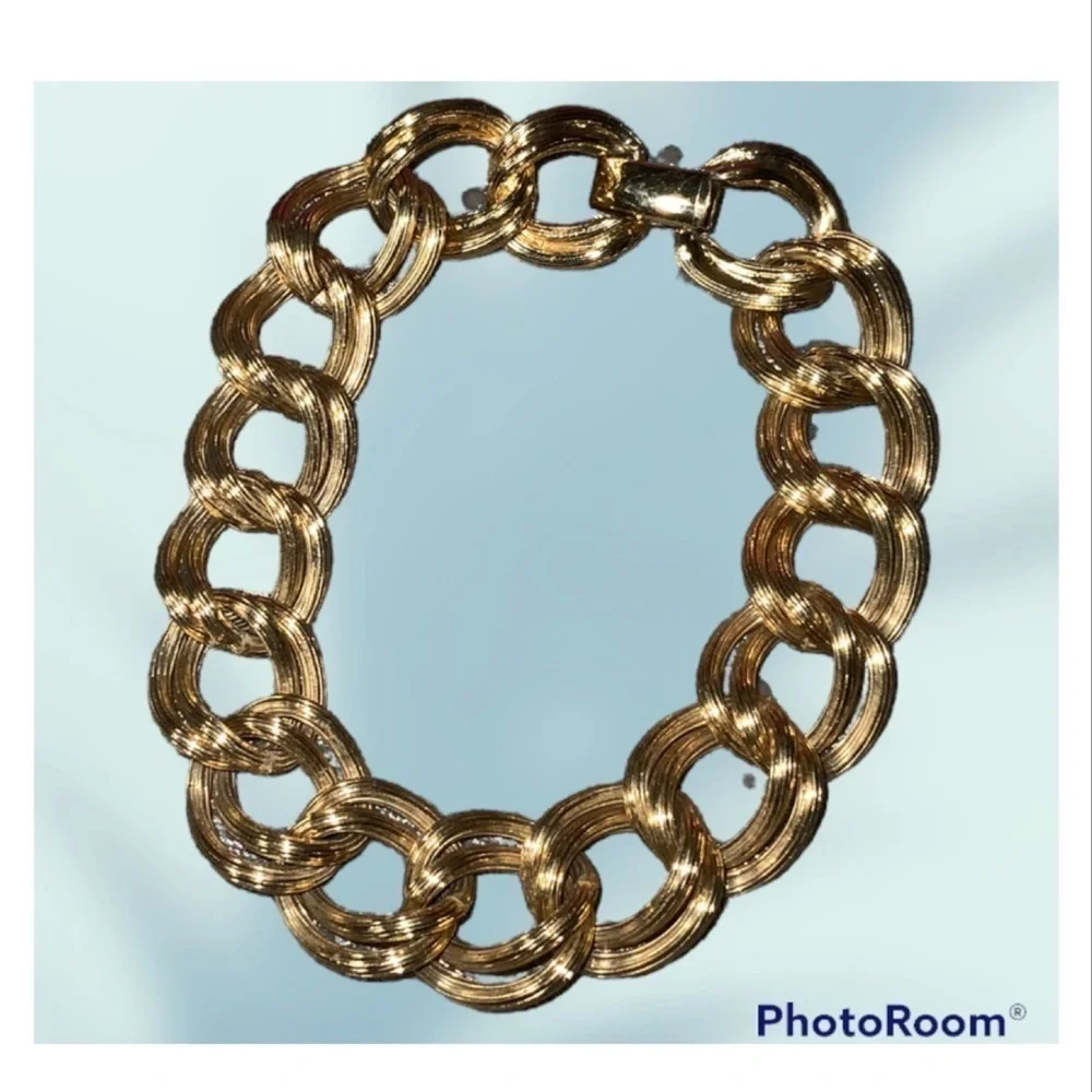 Avon Vintage 8” Gold Plated Chunky Textured Link Bracelet In Box